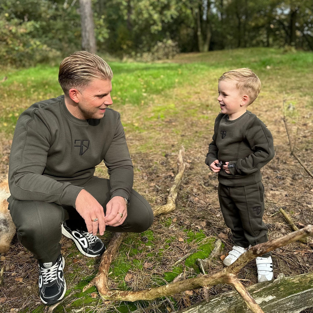 vader en zoon trainingspakken