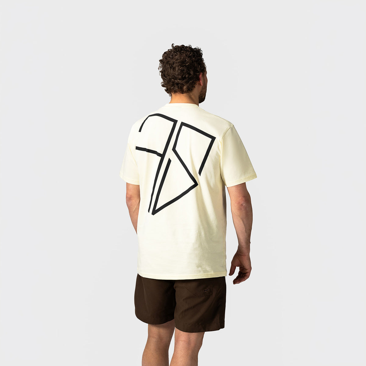 Man in geel CURA t-shirt heren — Frenky S butter yellow