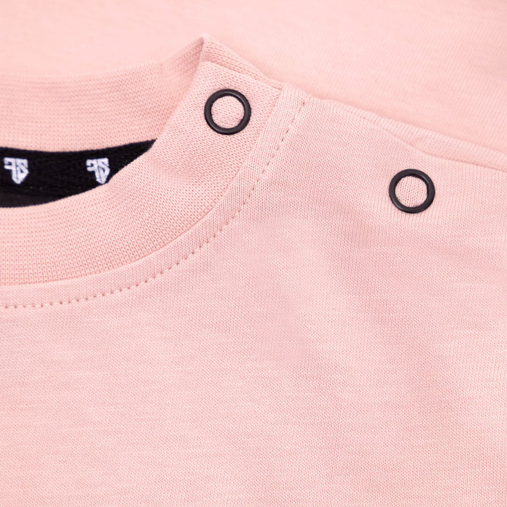 Roze CURA t-shirt logo detail