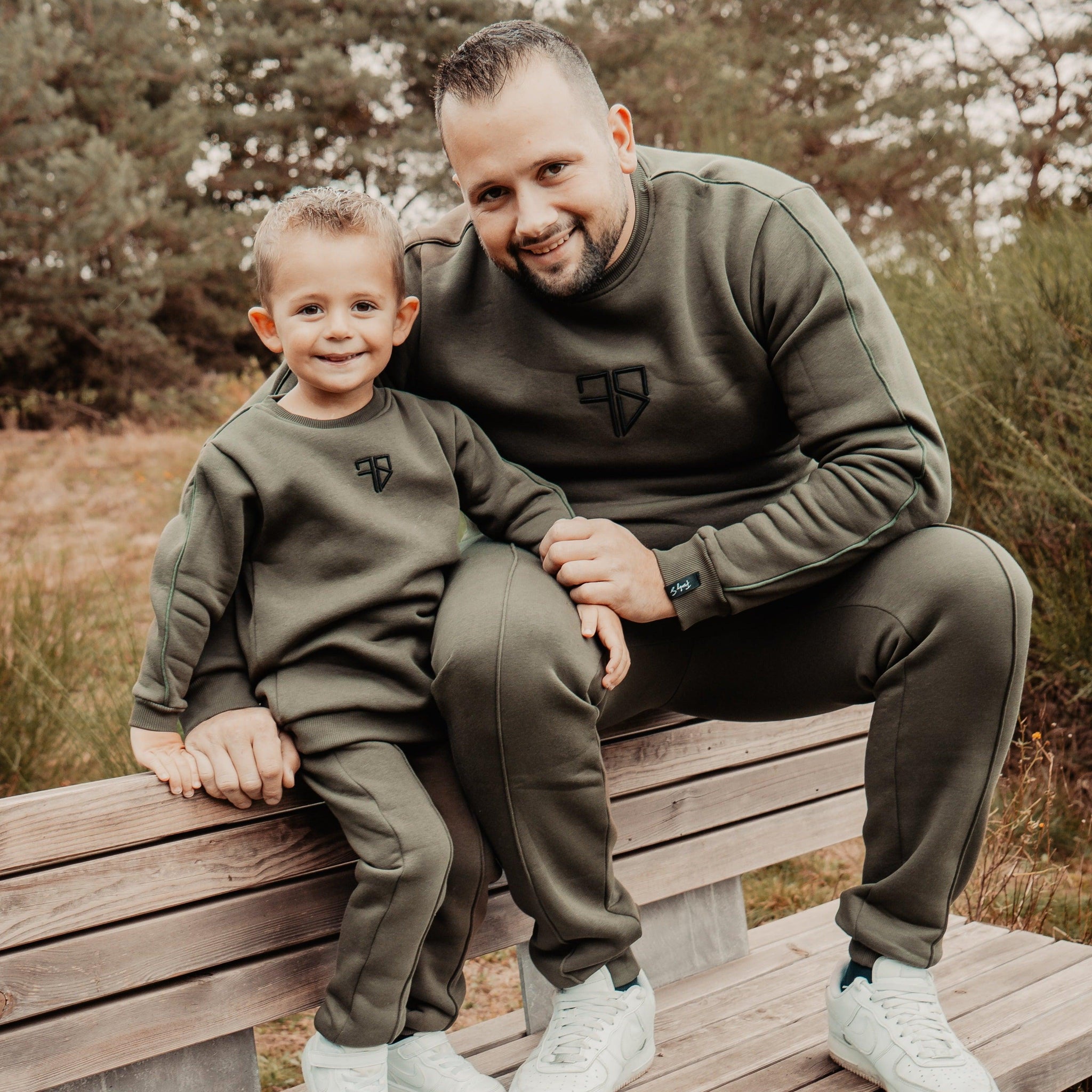 NEVIO Tracksuit | army groen - ADULT - Frenky S -Vader en zoon kleding