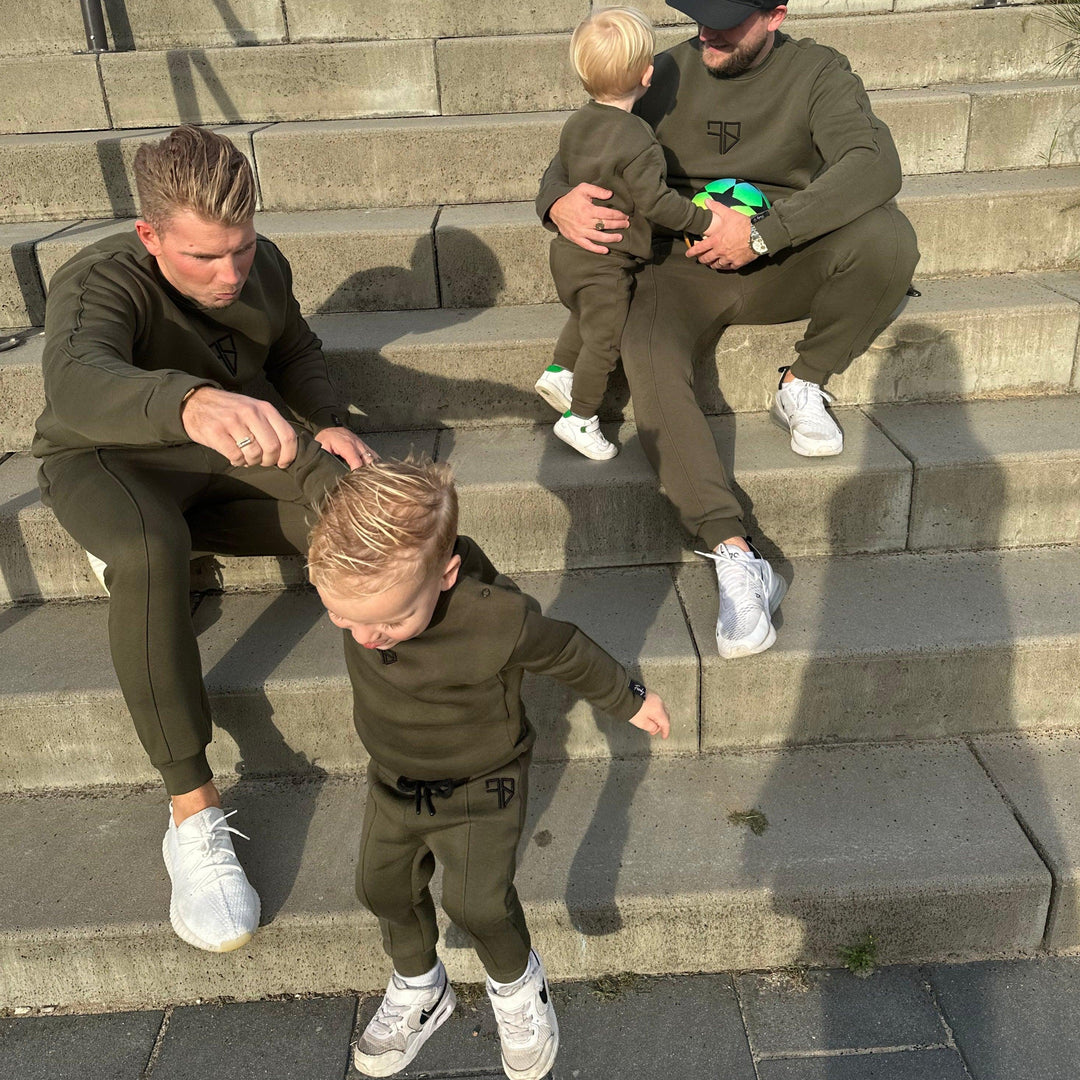 NEVIO Tracksuit | army groen - ADULT - Frenky S -Vader en zoon kleding