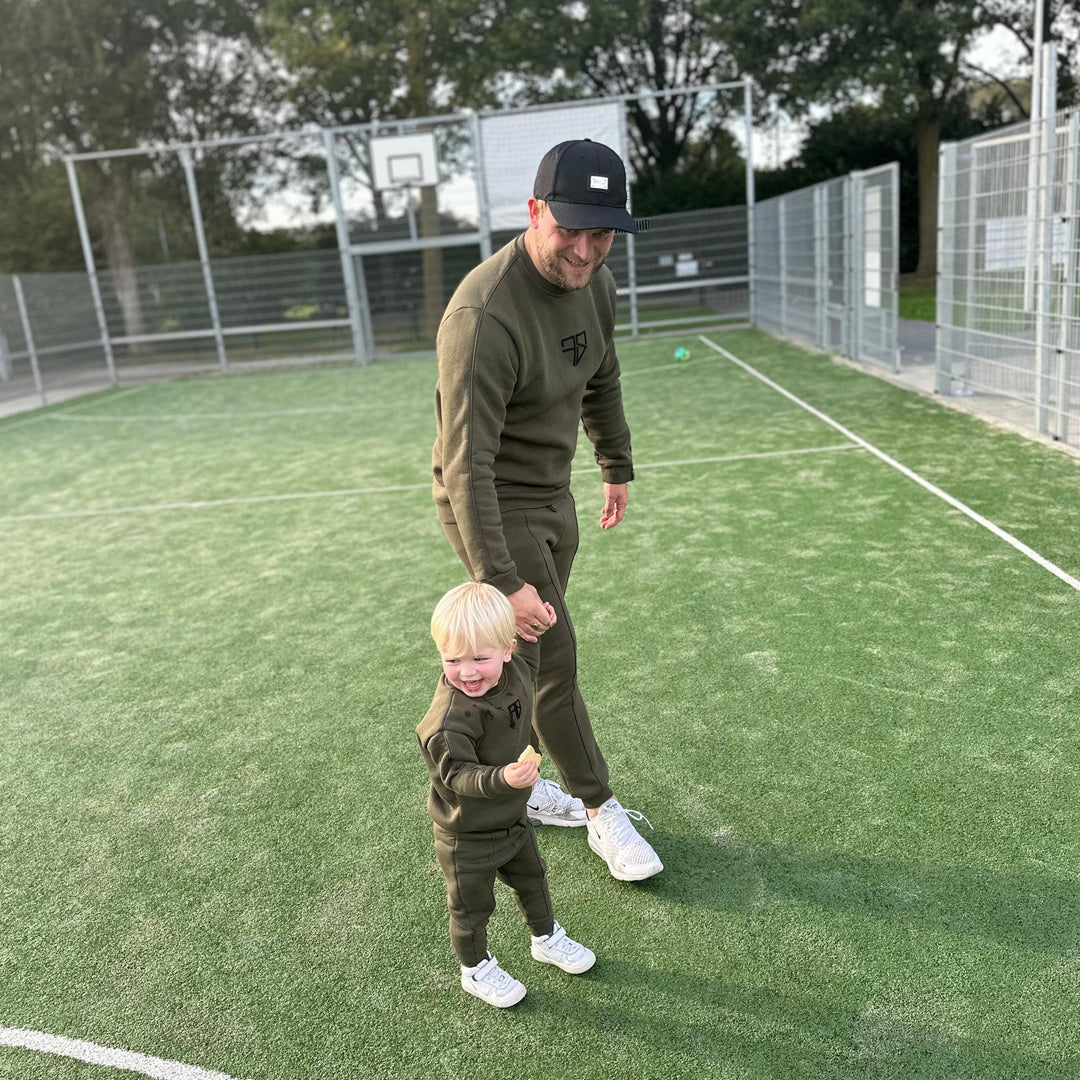 NEVIO Tracksuit | army groen - ADULT - Frenky S -Vader en zoon kleding