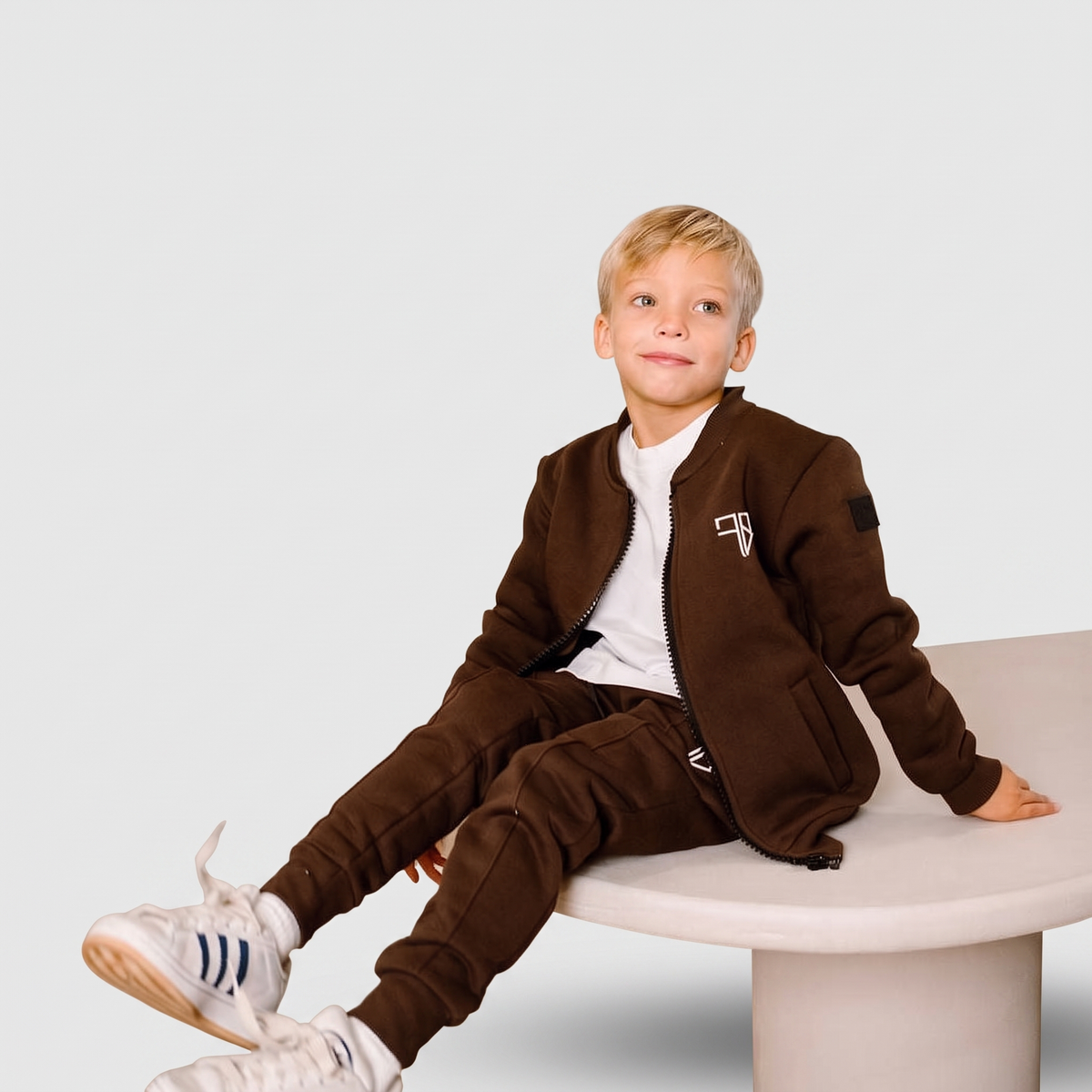 Monty trainingspak mocca bruin kids