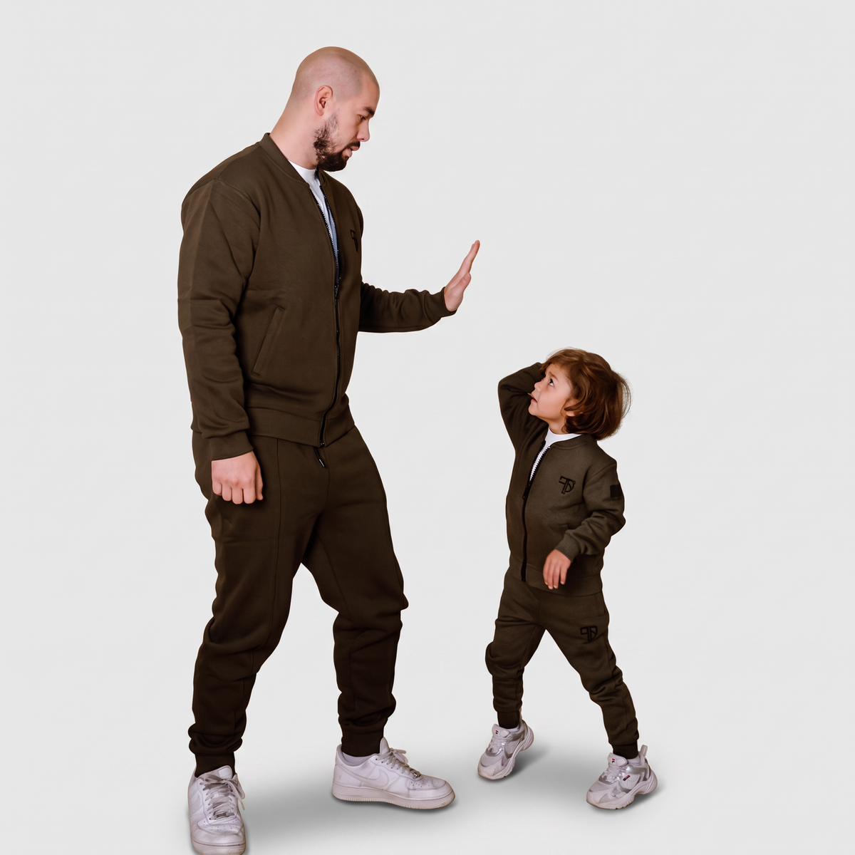 Monty trainingspak army groen vader en zoon