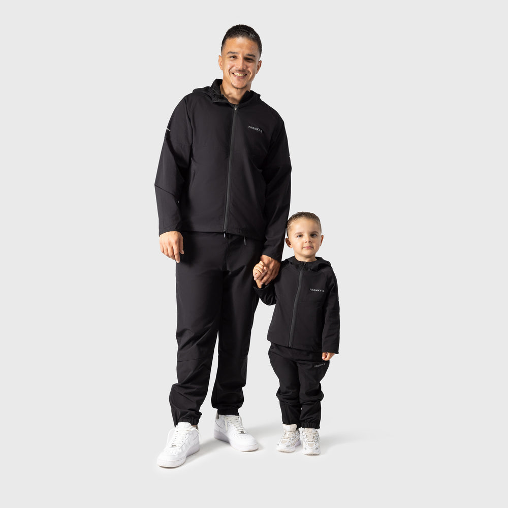 Vader en zoon Active suit zwart Frenky S, lifestyle foto